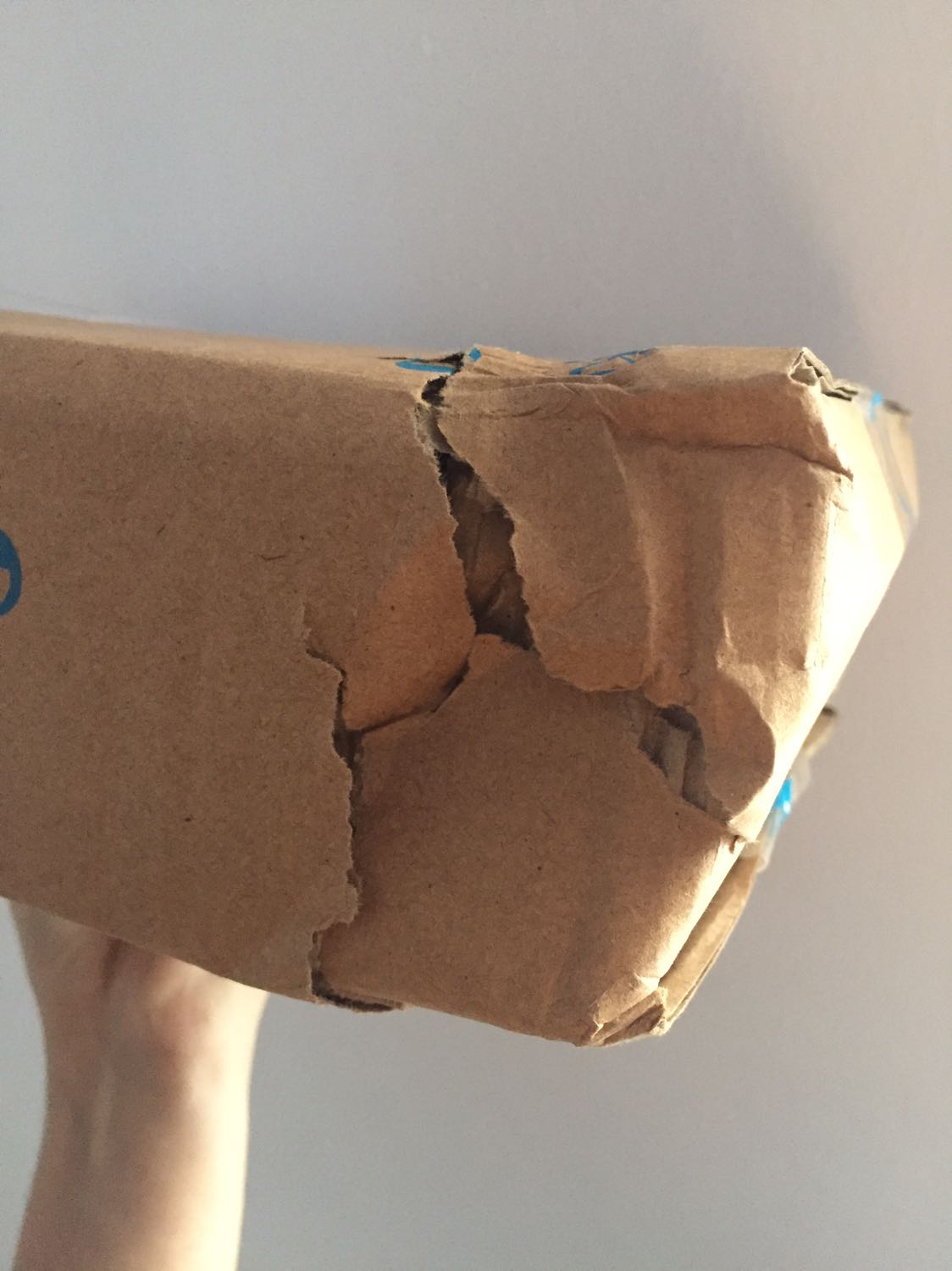 Hộp bị rách, cọc