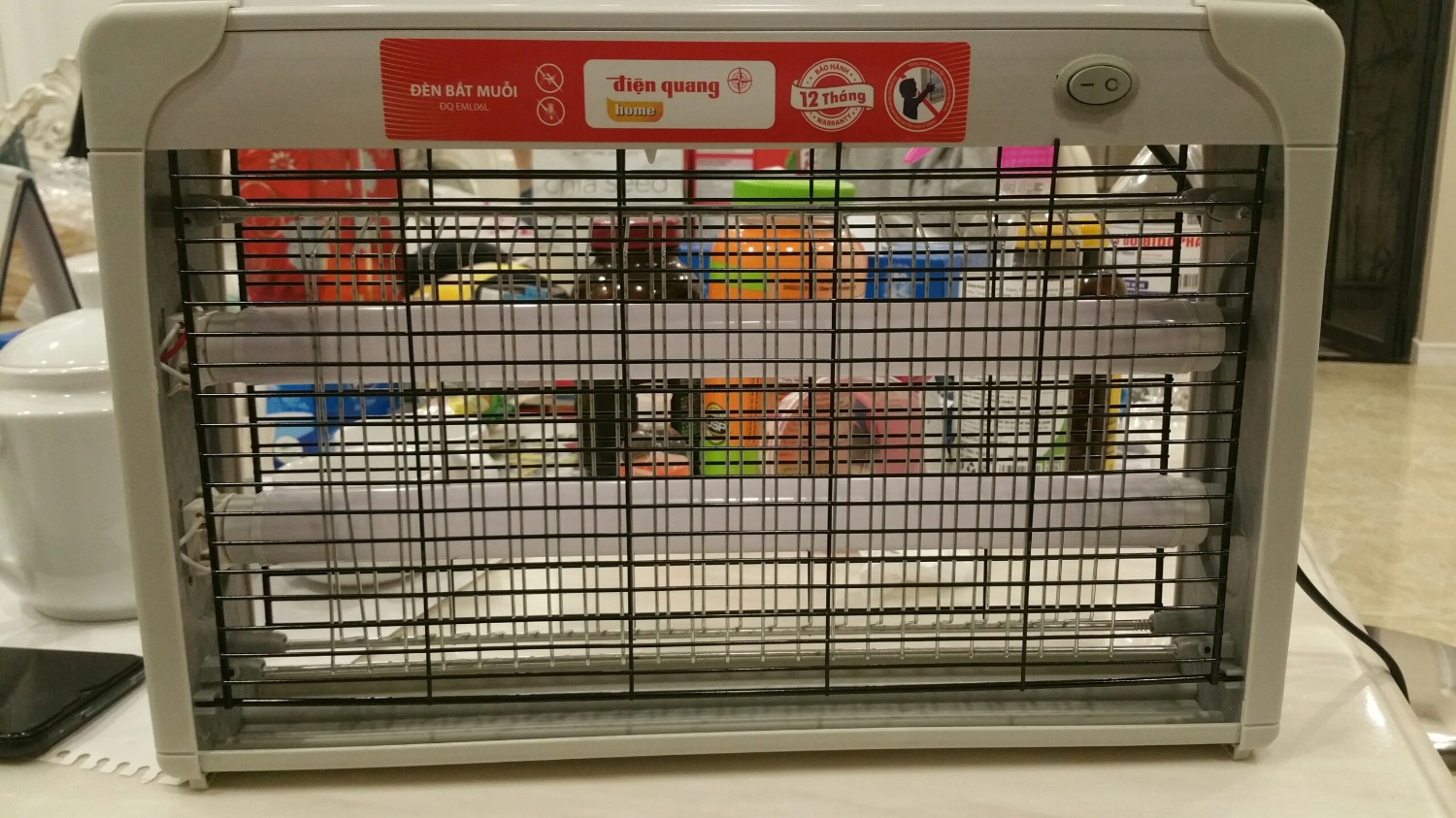 Mới mua về mở ra thì công tắt bị đơ, không nhấn bật được sang ON nên không sử dụng được. Đề nghị Tiki thu hồi và đổi lại cái khác. (Có hình đính kèm). Tạm đánh giá 1 sao, chờ khắc phục như thế nào rồi mới đánh giá lại.