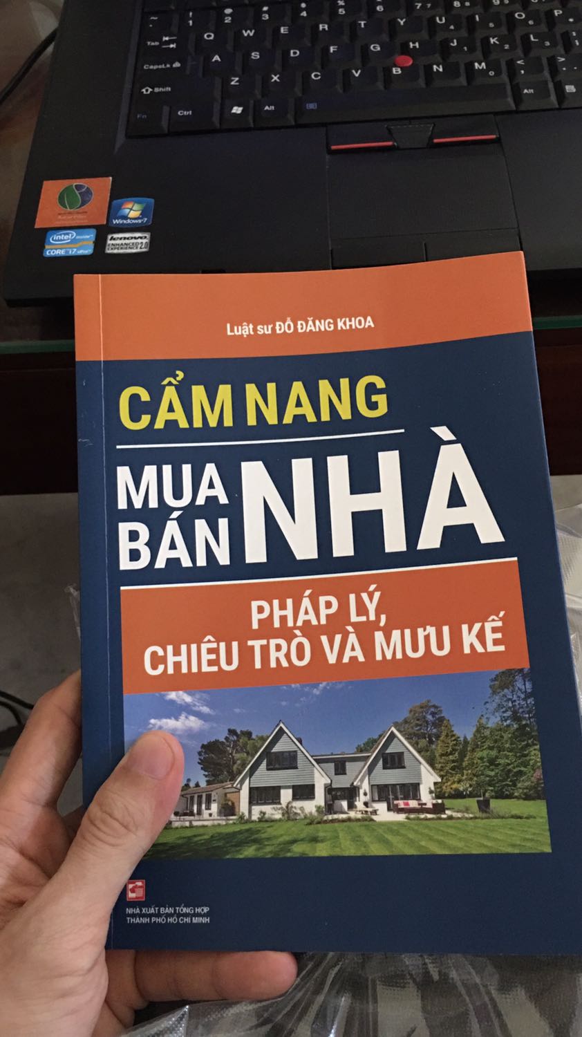 Sách viết có hệ thống bài bản, chất lượng giấy tốt, giá trên tiki rẻ hơn giá bìa,
Nội dung rất bài bản và căn bản cho người mới như mình, nói chung là khá hài lòng