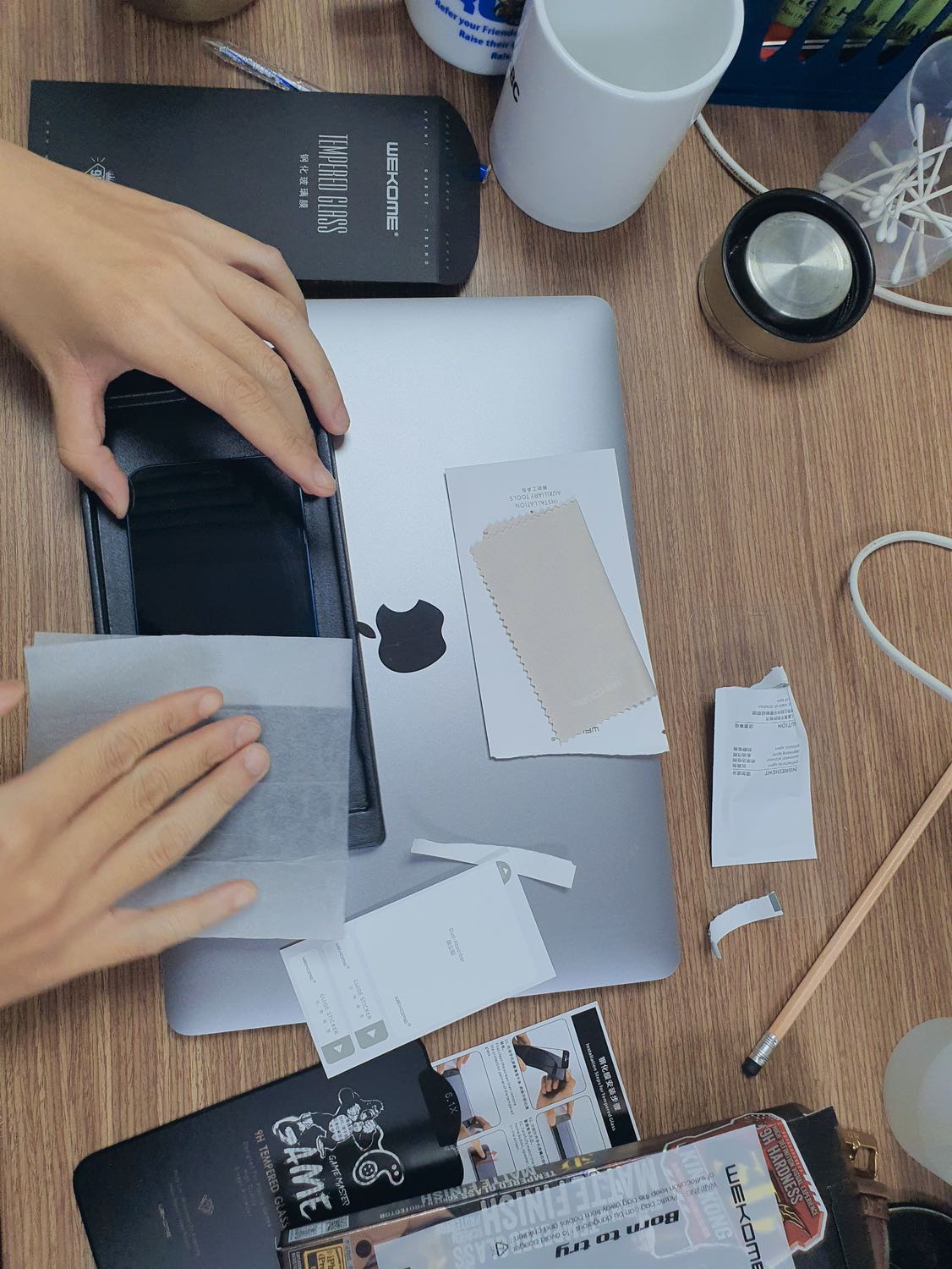 Tự hỏi bản thân sao không tìm đến Kính cường lực nhám của Kingkong từ trước, mà mua của những hãng mắc hơn mà chất lượng không hơn bao nhiêu. Thực sự xài rất đã, dán dễ dàng. Goood