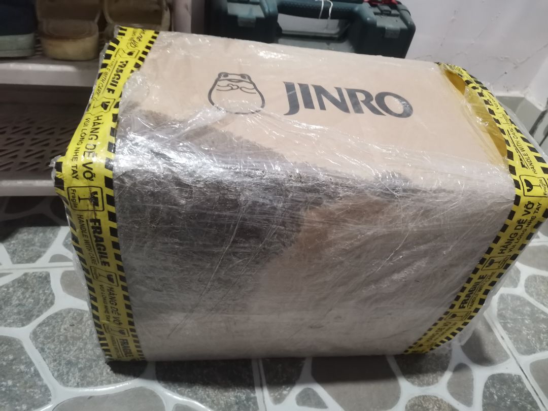 Hàng giao bị bể vỡ khi còn nguyên kiện. Tiki đổi trả hàng giúp. Tổng cộng có 3 sản phẩm.
Làm thủ tục đổi trả hàng thì lỗi miết không làm được