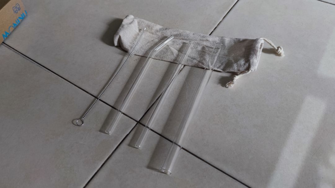 Đây là sản phẩm mình nhận. Đặt đơn hàng vào 3h sáng, đã nhận lúc 3h chiều (không sử dụng tikinow). Nhìn chung tổng thể, được. Chất lượng tốt, cái túi hông được đẹp lắm nên đánh giá 5* nhưng trong lòng cho 9/10 thôi nha. Cảm ơn Shop đã bán hàng cho mình.