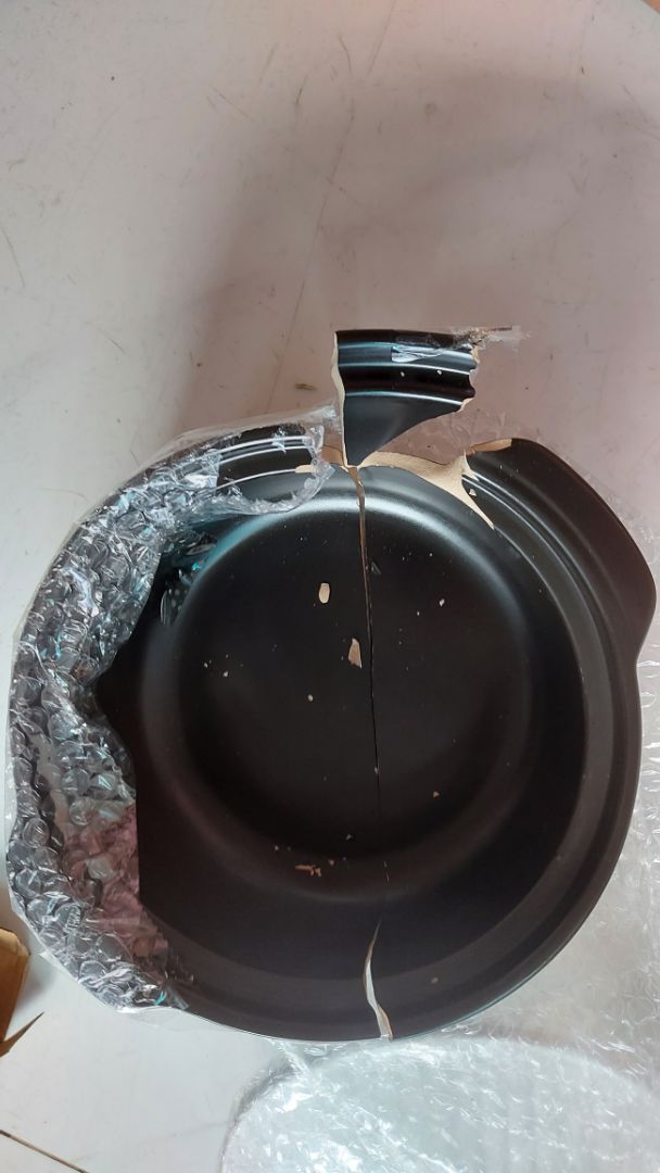 Hàng bị vỡ hết. Có đổi được không ạ? Hàng bị vỡ hết. Có đổi được không ạ?