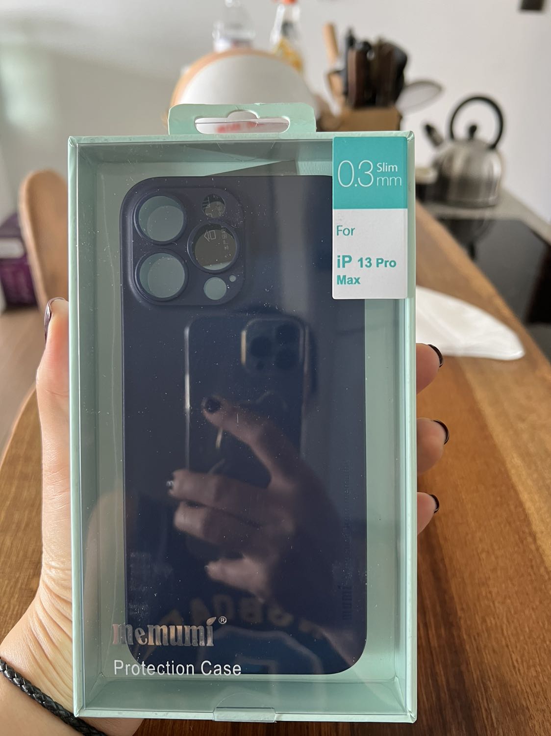 Hàng chất lượng,đóng gói cẩn thận, giao hàng đúng hẹn. Case rất mỏng,đẹp xài rất thích. Cảm ơn shop