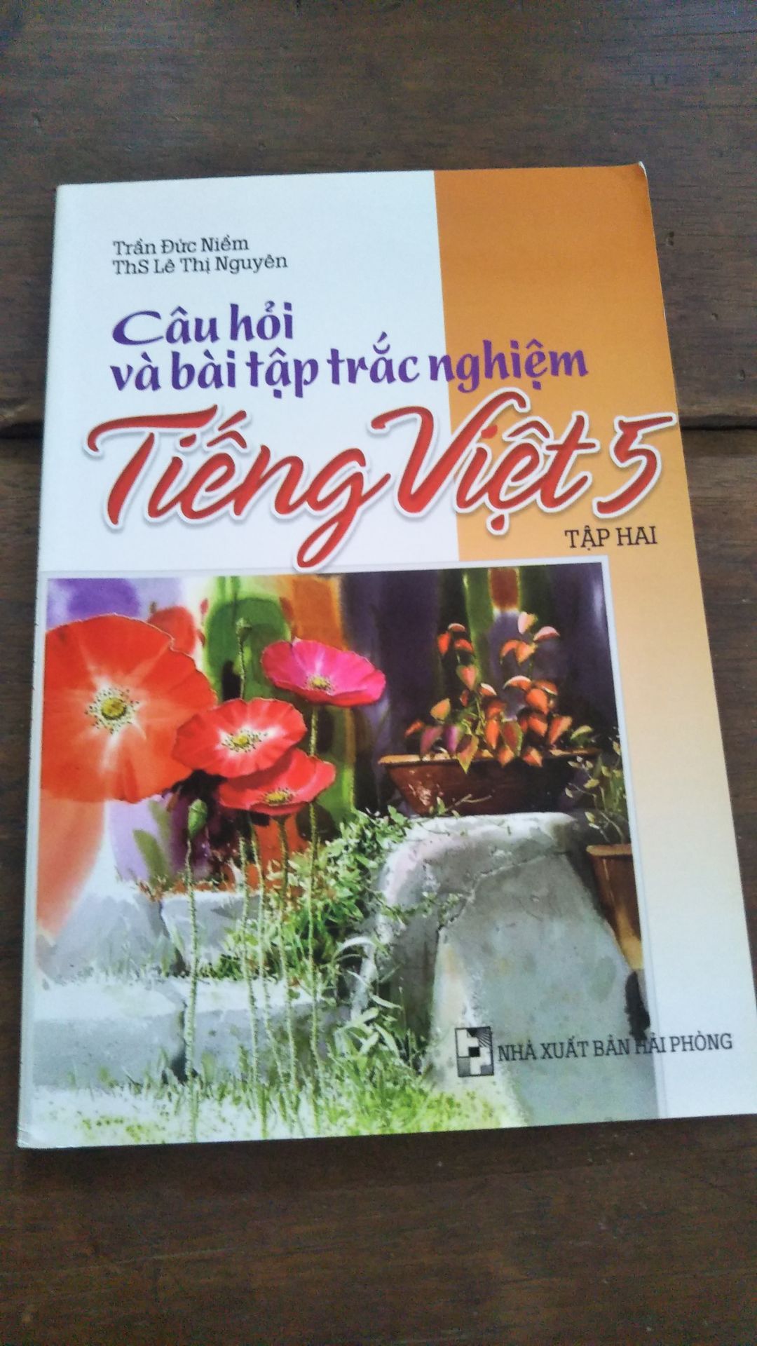 hàng giống mô tả