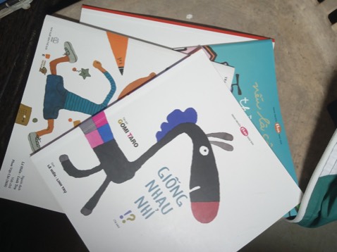 câu chuyện với ngôn từ của trẻ. ehon nếu biết cách đọc thì con cực kì thích đó các mom ạ