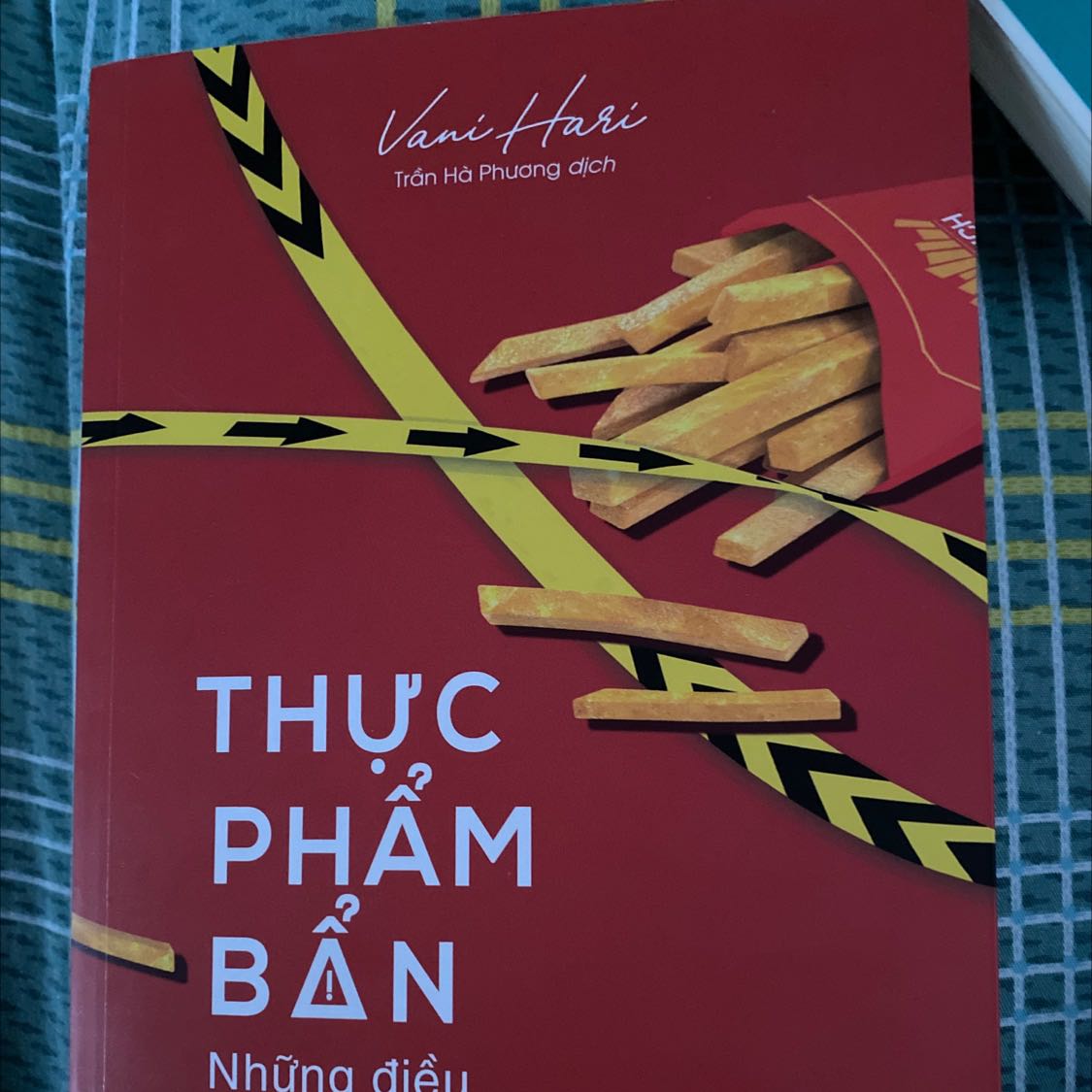 Mua đợt sale nên giảm cả 50%. Quá rẻ cho 1 cuốn bổ ích như vầy. Sách đẹp và rất dày nha