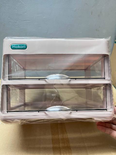 Tủ đẹp, nhựa cứng đóng gói kĩ nên cũng không lo hư hỏng gì. Ở ngoài nhìn nó đẹp lắm, tiện nữa. Mình rất thích đặt shop này vì tư vấn khách hàng khá tốt. bạn nào nhiều thì mua 3- 4 tầng cho thỏa mái