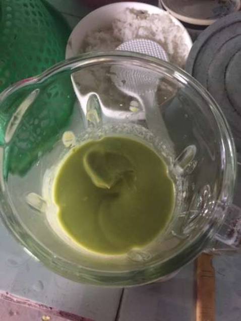 Mới lúc đầu nhận thì thấy là shop gói hàng bọc chống sốc rất là kỹ. Tới nơi không bị hư hại gì hết, mình đã xay các loại sinh tố như bơ, chuối, bí đỏ... ok. Máy xay mịn và không ồn lắm. Chất lượng tuyệt vời