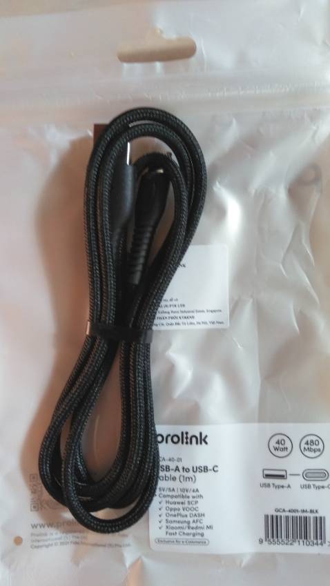 Dây mềm , dẻo .Đầu USB  type A là 3.0 . Đọc dữ liệu từ dĩa cứng di động nhanh ,sạc điện thoại rất ổn .