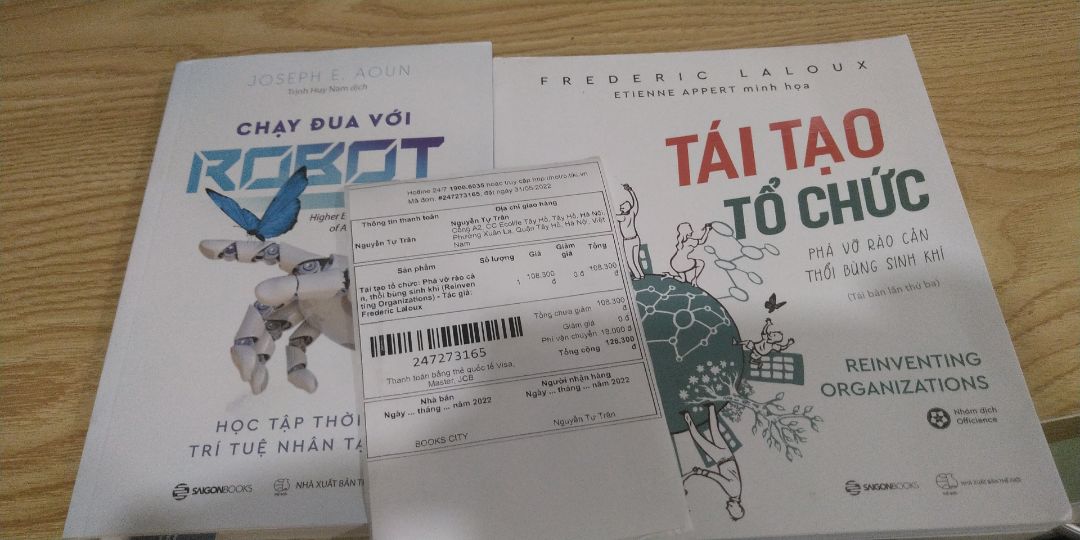 Giao thừa 1 cuốn hay mình được tặng vậy shop