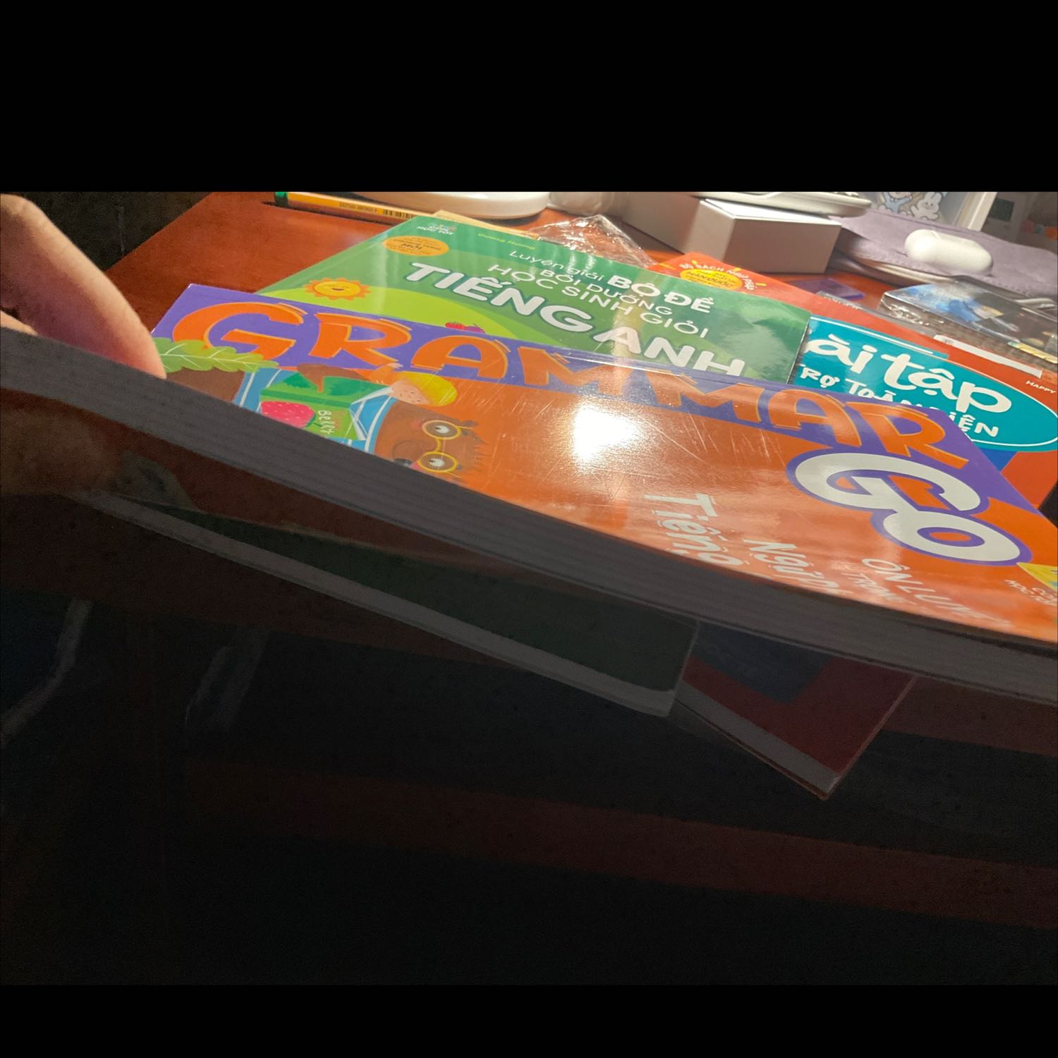 Sách này sẽ rất thích hợp cho em mình đây
Đóng gói ko kĩ nhưng sách đến tay rất ổn