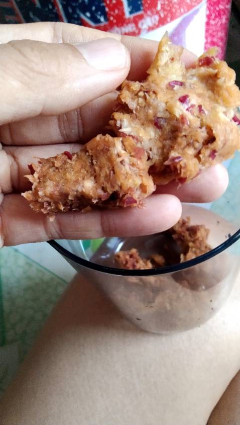 Công xuất mạnh mẽ ép 2 quả táo kiệt nước . Máy chạy ko ồn