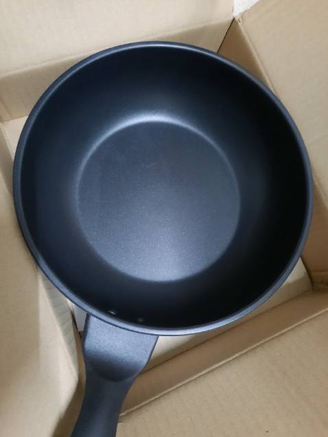 Chảo hơi mỏng manh, tạm ổn