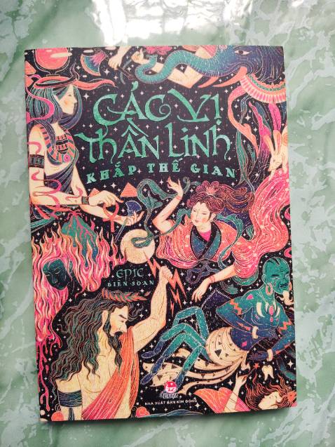 Sản phẩm có chất lượng tốt, đóng gói cẩn thận, thời gian giao hàng nhanh chóng. Giá trên tiki đã được giảm so với giá bìa, cộng thêm các mã giảm giá và freeship nếu mua nhiều. Nội dung thì mình chưa kịp đọc nên không thể nhận xét.