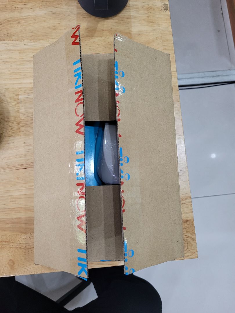 Giao hàng nhanh, đóng gói cẩn thận, đúng màu. Chuột mượt, bấm êm