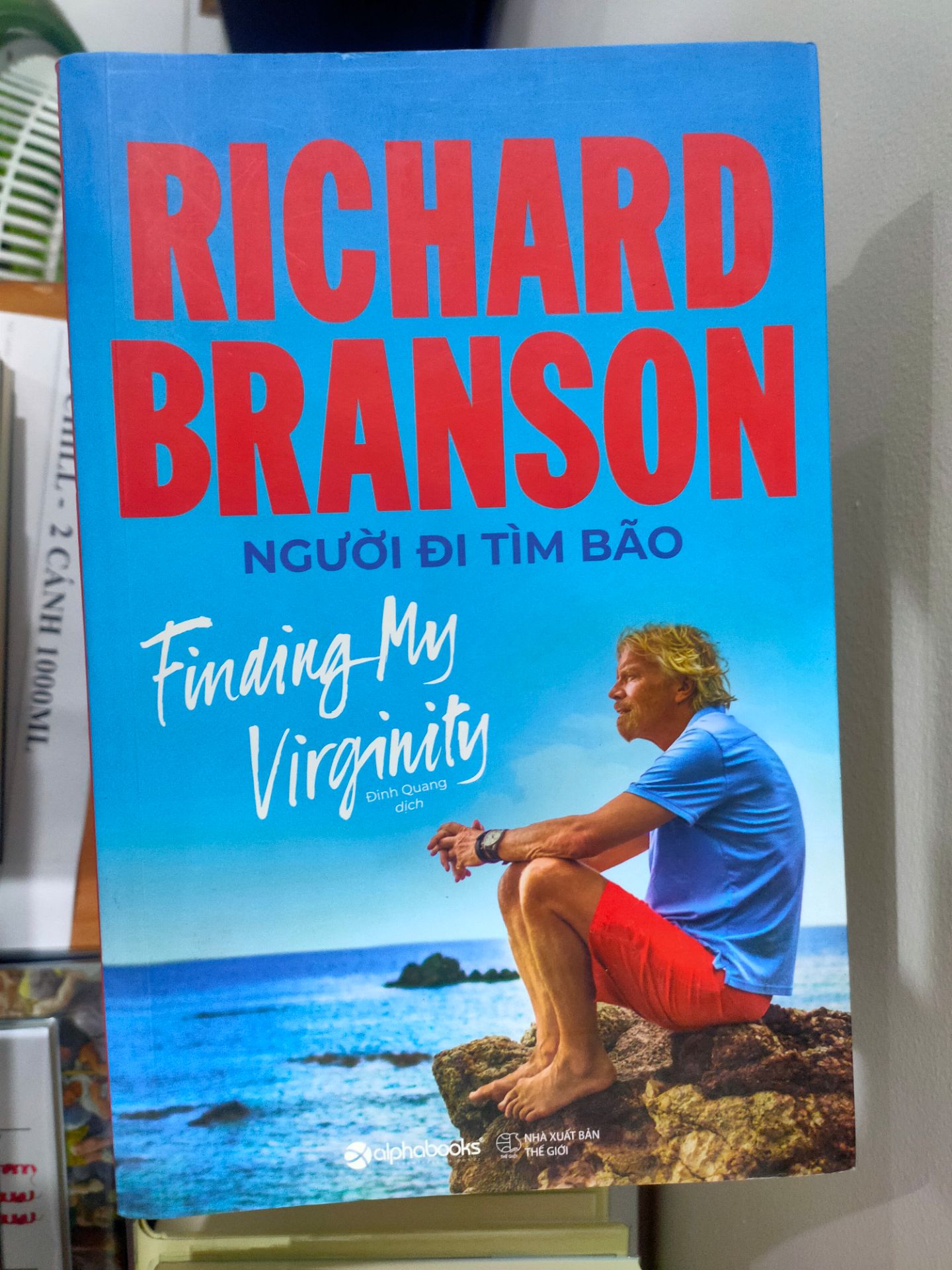 Giao hành nhanh, sách đẹp, nội dung hay. Khá hài lòng. Nên chú ý hơn trong khâu đóng gói vận chuyển