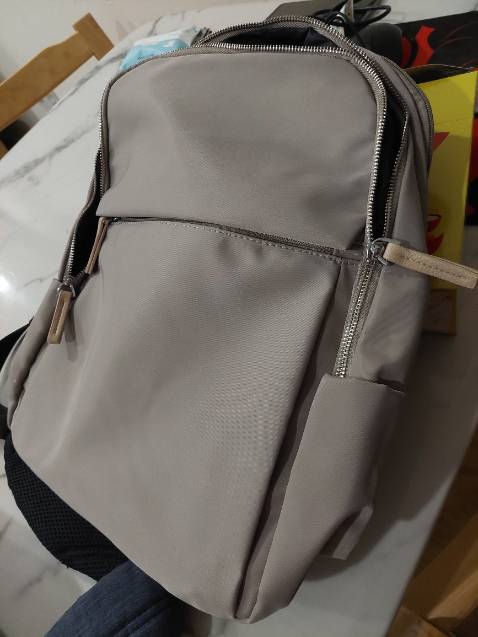 Balo ko đẹp như video, nhưng dùng cũng được