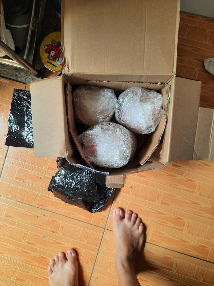 hàng giao nhanh hơn dự kiến , tem nhãn còn đầy đủ , cực kỳ hài lòng , shipper thân thiện , lần sau sẽ tiếp tục ủng hộ shop .