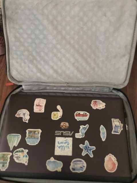 Tiki giao đúng thời gian dự kiến. 
Sản phẩm mới, tốt, vừa vặn với laptop asus 11.6" của mình. Lớp chống shock dày dặn, khoá kéo trơn.