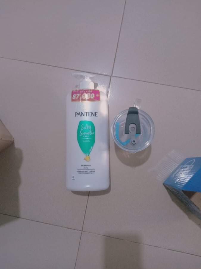 Dùng siêu mê luôn ạ rất hợp với tóc của mình khá là thơm và mượt tóc giá sale đã hời lại còn được tặng thêm chiếc cốc thuỷ tinh nữa có ống mút siêu tiện lợi mình rất thích và cảm ơn shop nhiều ạ