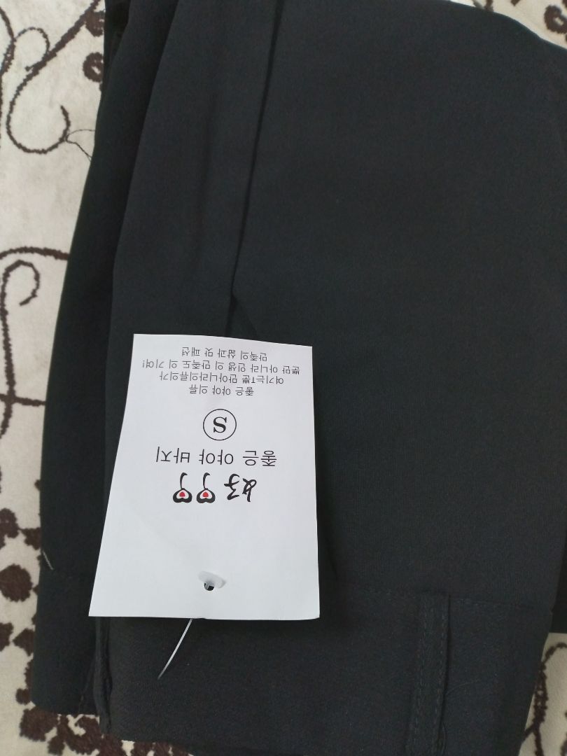 quần xịn vl giao hàng nhanh cứ nghĩ tuần sau ms nhận được. Lần đầu tiên mua được quần mà cạp vừa in như vậy rất hài lòng