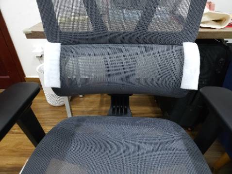 Ghế ổn, giao nhanh, lắp dễ, riêng chỗ mép ghế gần chỗ để tay dễ đụng cùi chỏ sẽ hơi đau, mình phải dán tạm miếng xốp vào, ai mua thì để ý cái này sẽ hơi khó chịu. Ghế ổn, giao nhanh, lắp dễ, riêng chỗ mép ghế gần chỗ để tay dễ đụng cùi chỏ sẽ hơi đau, mình phải dán tạm miếng xốp vào, ai mua thì để ý cái này sẽ hơi khó chịu.