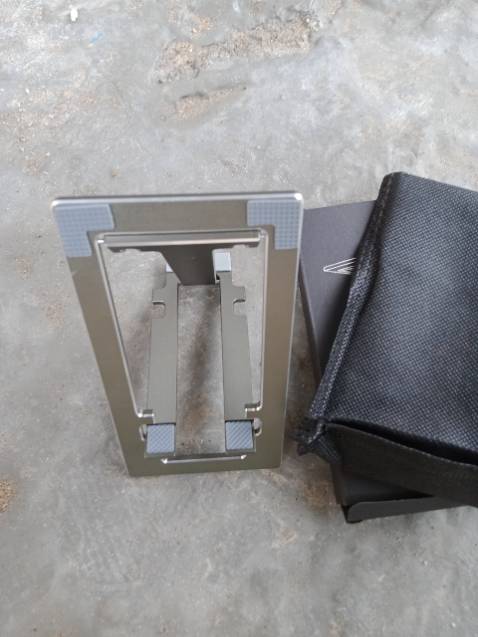 Sản phẩm rất chắc chắn, đẹp. Loại này sử dụng cho điện thoại thì không chê được gì!
thiết kế nhỏ gọn thông minh