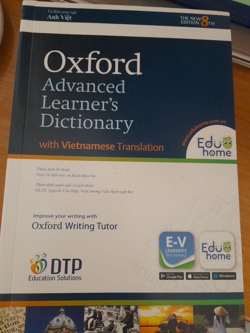 Trước khi mình biết đến Tiki, mình tìm mua cuốn này ở nhiều nơi mà không mua được. Hôm nay mình lướt Tiki tình cờ thấy cuốn này được bán nên mình mua luôn. 
Cuốn từ điển rất tuyệt vời mọi người ạ, thích hợp cho bạn nào muốn học chuyên sâu tiếng Anh. Giấy hơi mỏng nhưng cũng ok.
Không chỉ chất lượng mà giao hàng cũng rất đỉnh, đáng lẽ thứ 5 mới giao tới mà hôm nay thứ 2 đã tới rồi. 
Đúng là mua sách ở Fahasa thì không có gì phải phàn nàn cả!
