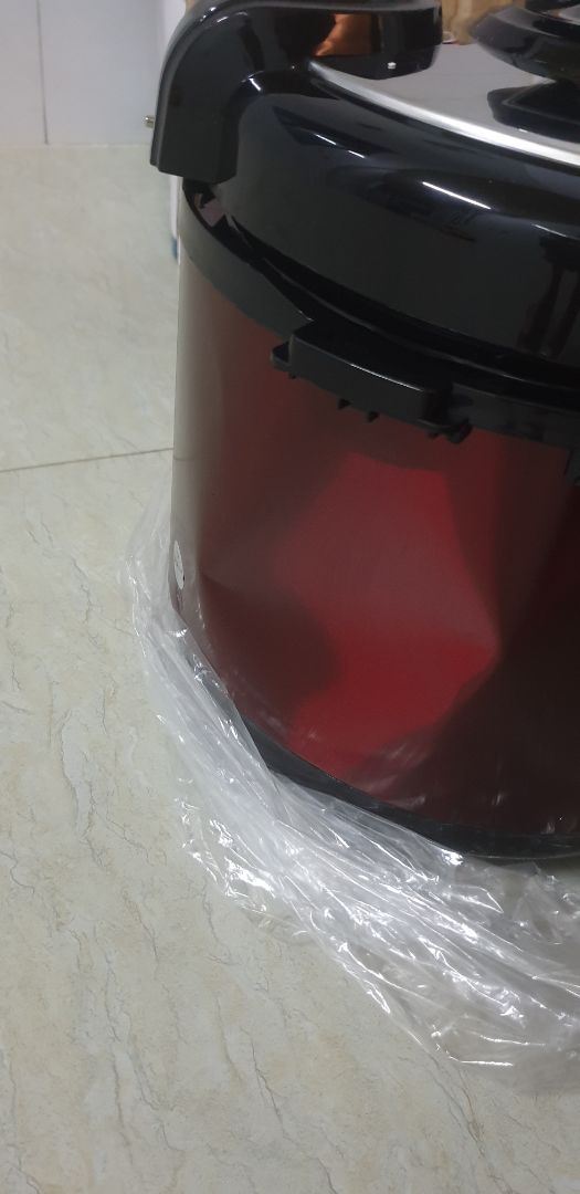 Tôi nhận hàng ngày 30/9/2021, khi nhận sản phẩm bị móp. Tôi đã 3 lần gửi yêu cầu đổi trả hàng với Tiki nhưng sau 3 lần Tiki hẹn, đến nay đã gần 1,5 tháng trôi qua vẫn ko có đơn vị vận chuyển nào liên hệ với Tôi để nhận lại hàng lỗi và đổi trả hàng mới. Thật sự thất vọng về cách làm việc của Tiki!