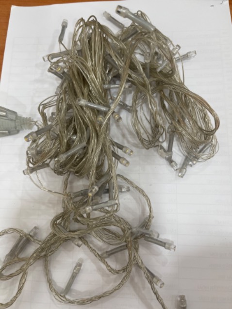 Hàng giao rất cũ, rất rất cũ, và dơ