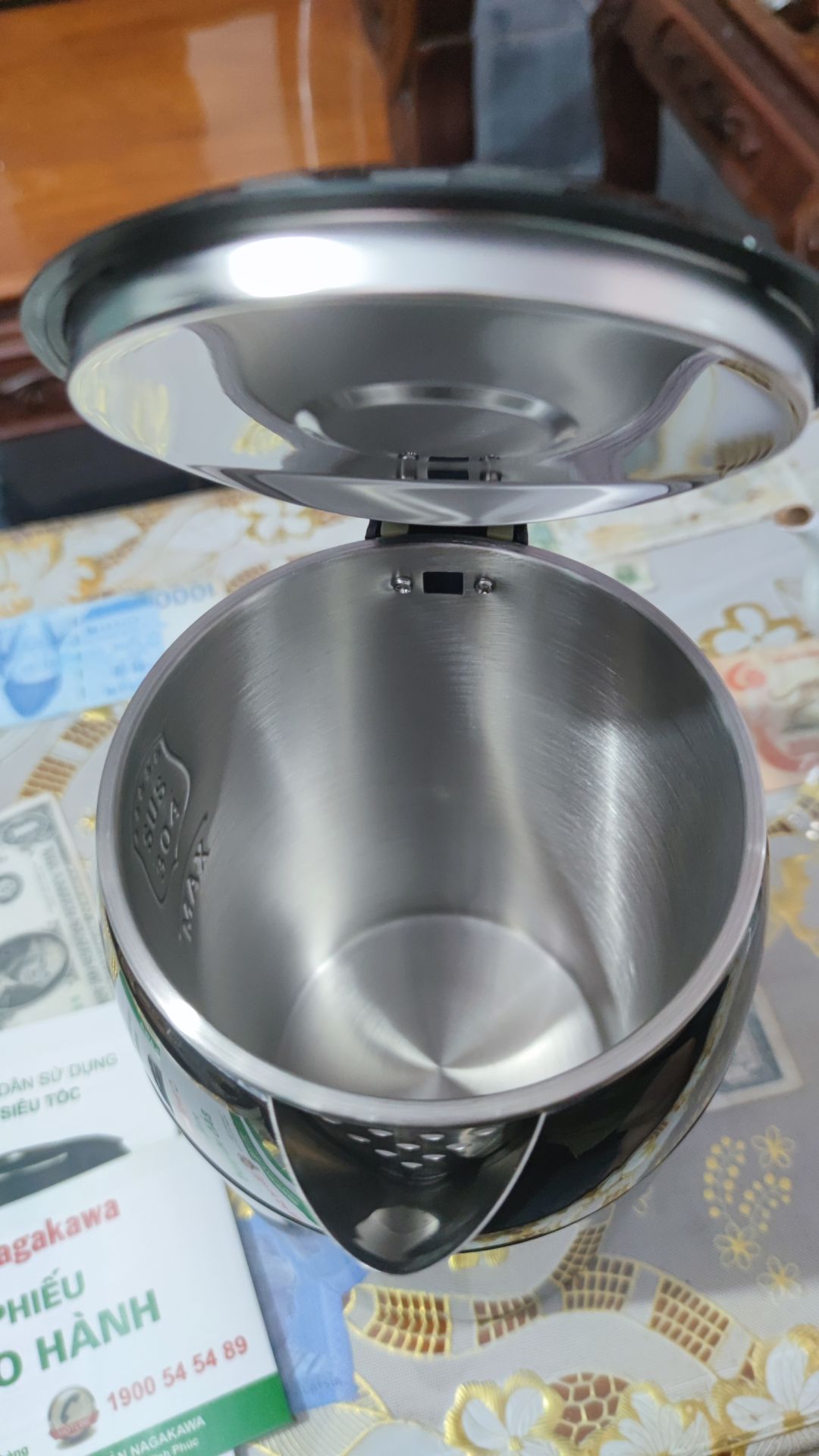 Tiki giao siêu nhanh đặt lúc tối đến trưa mai là có, đống gói cẩn thận, bình tốt, đẹp sử dụng ok, đun nước nhanh sôi và an toàn