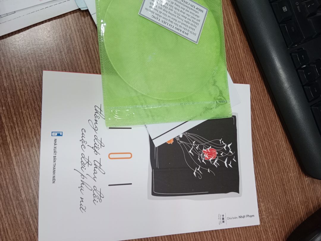 Đã nhận được sách, chưa xem chưa biết nội dung, còn nhận được thêm một đĩa DVD tặng kèm