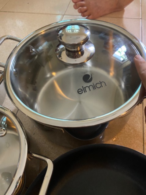 Hàng nguyên đai nguyên kiện ok xịn sò đóng gói cẩn thận. Nồi chảo đẹp, tay nắm nắp nồi hơi trầy.