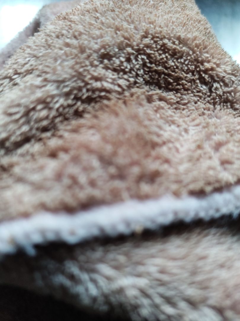 hình ảnh chụp là bán áo nhưng shop lại gửi rẻ lau vậy,phí tiền mua và tiền ship, mọi người không lên mua nha *** đảo. hình ảnh chụp là bán áo nhưng shop lại gửi rẻ lau vậy,phí tiền mua và tiền ship, mọi người không lên mua nha *** đảo.