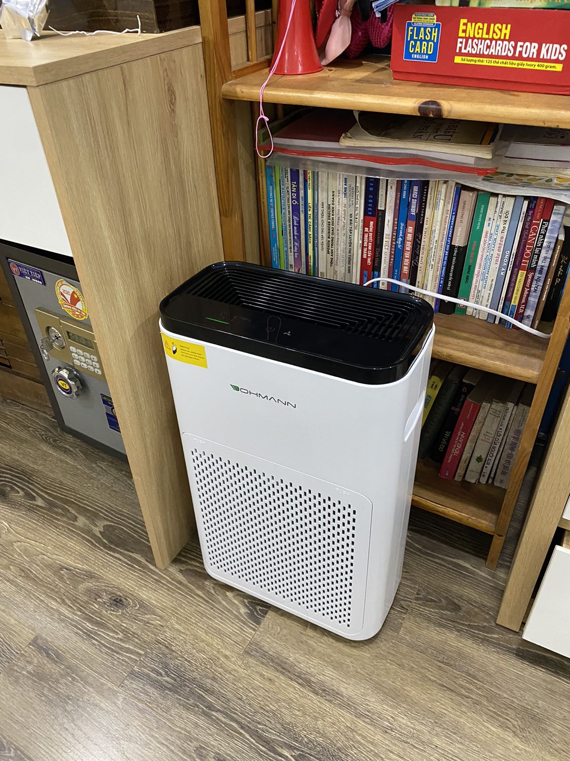 Nguyên đai, nguyên kiện, dễ cài đặt và dễ sử dụng.
Nhân viên tiki giao hàng thân thiện, nhiệt tình.
Máy chạy êm, hình thức đẹp.
Chất lượng cần chờ thời gian.