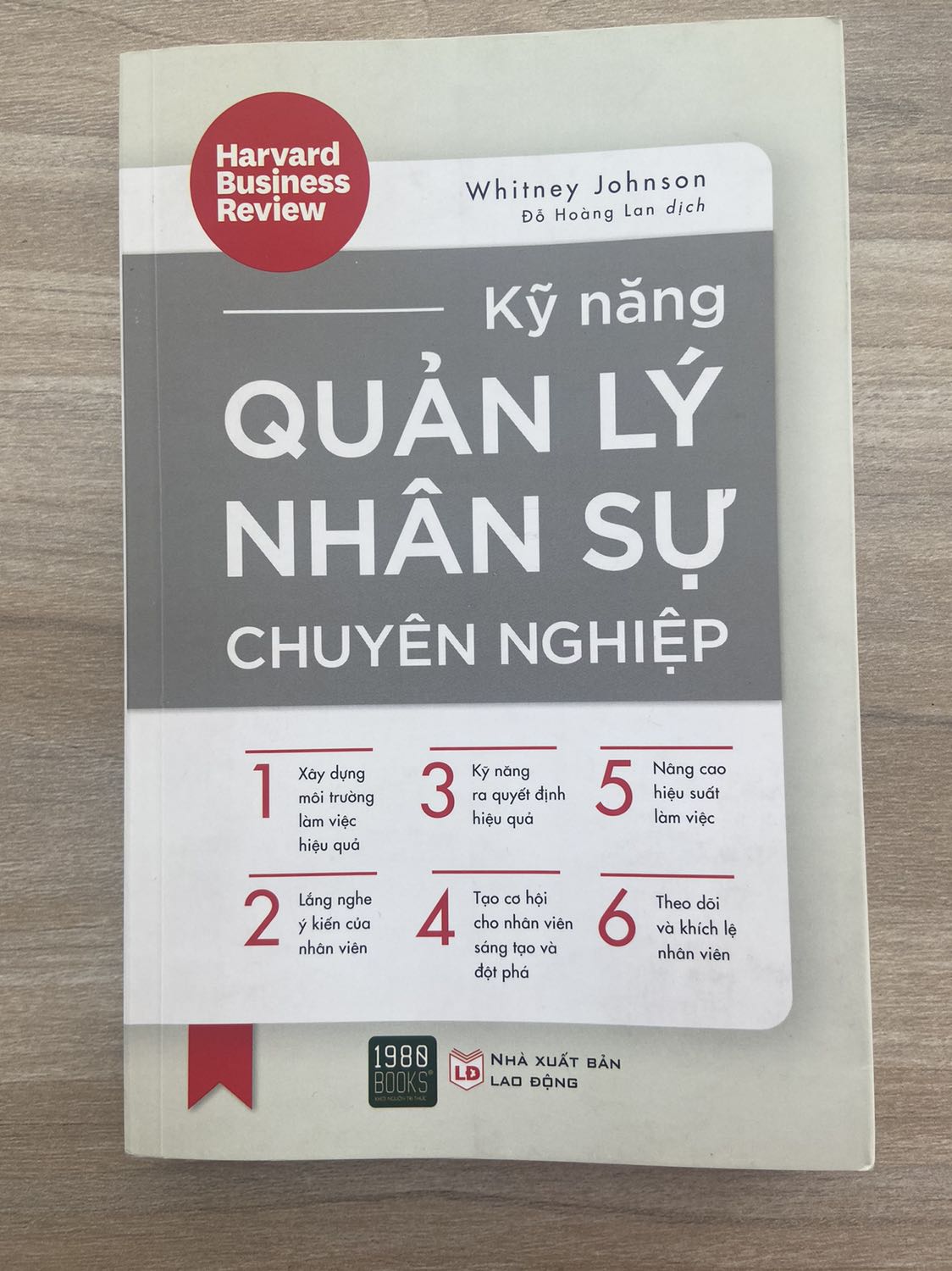 Đây là cuốn sách rất hay và hữu ích cho những ai đang hoặc sắp trở thành quản lý và cả chủ doanh nghiệp nữa. Giúp cho chúng ta hiểu được động lực và cách thức để tạo dựng một đội nhóm vững mạnh từ các thành viên nhiệt huyết, năng động và luôn trên tinh thần tìm tòi học hỏi. Ngay cả bản thân người quản lý cũng sẽ phát huy tối đa hiệu suất của mình khi hiểu được đường cong học tập. Thật sự rất đáng đọc, chúc mọi người canh được deal sale tốt Đây là cuốn sách rất hay và hữu ích cho những ai đang hoặc sắp trở thành quản lý và cả chủ doanh nghiệp nữa. Giúp cho chúng ta hiểu được động lực và cách thức để tạo dựng một đội nhóm vững mạnh từ các thành viên nhiệt huyết, năng động và luôn trên tinh thần tìm tòi học hỏi. Ngay cả bản thân người quản lý cũng sẽ phát huy tối đa hiệu suất của mình khi hiểu được đường cong học tập. Thật sự rất đáng đọc, chúc mọi người canh được deal sale tốt