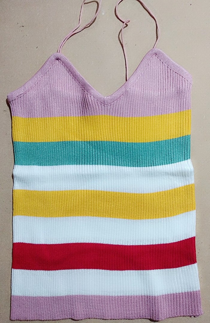 áo len dây dễ thương, giao hàng nhanh chóng                                                 .