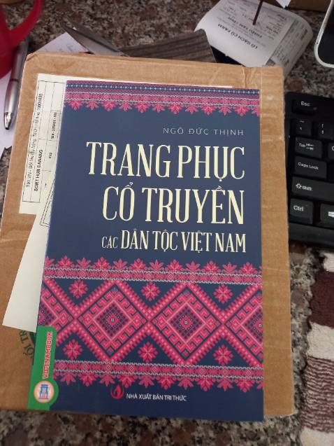 Giao hàng nhanh, nhưng shop đóng gói ko chắc chắn lắm. Vẫn đưa 5 sao vì chất lượng sách tốt