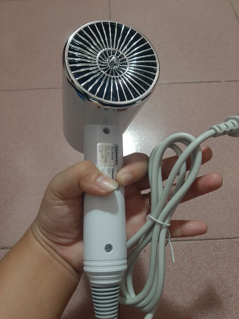 giao đúng hàng, đúng hạn, đóng gói cẩn thận.
Chất lượng thì chưa đánh giá được nhưng mới khởi động thử thì nghe có mùi nhựa của máy, so với tầm giá thì ổn.