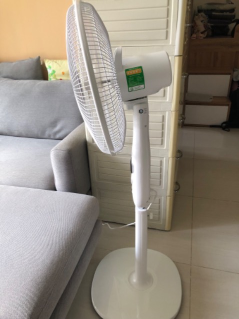 30/5 nhận hàng
7/6 quạt hỏng, bật lên chạy giật cục một luac mới quay được. Khớp nối giữa thân quạt lỏng lẻo.