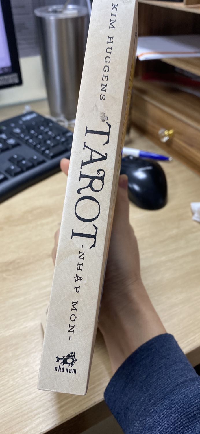 Rất thích vì Tiki giao hàng nhanh, ủng hộ Tiki.
SÁCH TẠM ỔN VỀ HÌNH THỨC
NỘI DUNG THÌ VỀ ĐỌC ĐÃ NHA ❤️💋