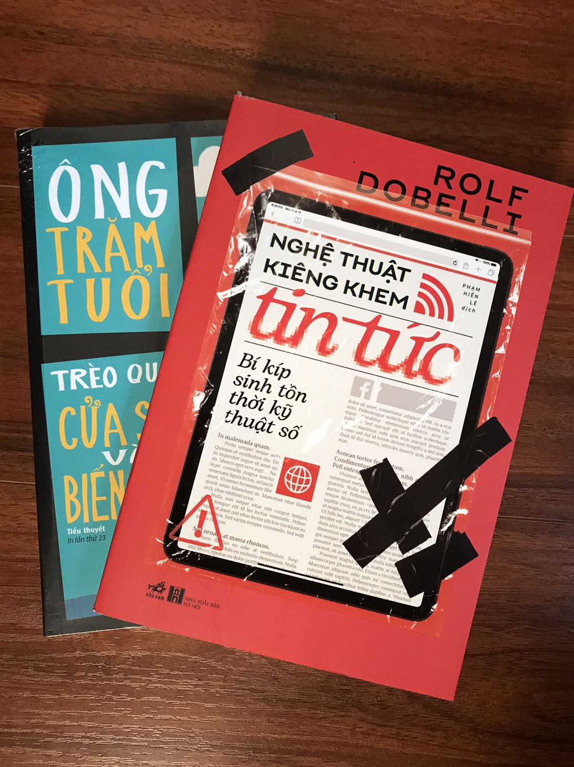 khâu đóng gói của Fahasa đúng 100 điểm các bác ơi, vô cùng cẩn thận và tỉ mỉ, unbox mà sướng cả tay