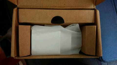 Giao hàng nhanh . Nhận sạc còn nguyên vẹn không móp méo . Chưa sử dụng nên chưa rõ chất lượng .