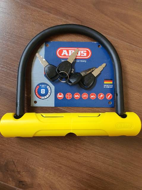 Khóa chắc chắn, cầm chắc tay. Hy vọng sẽ bền và bảo vệ được tài sản