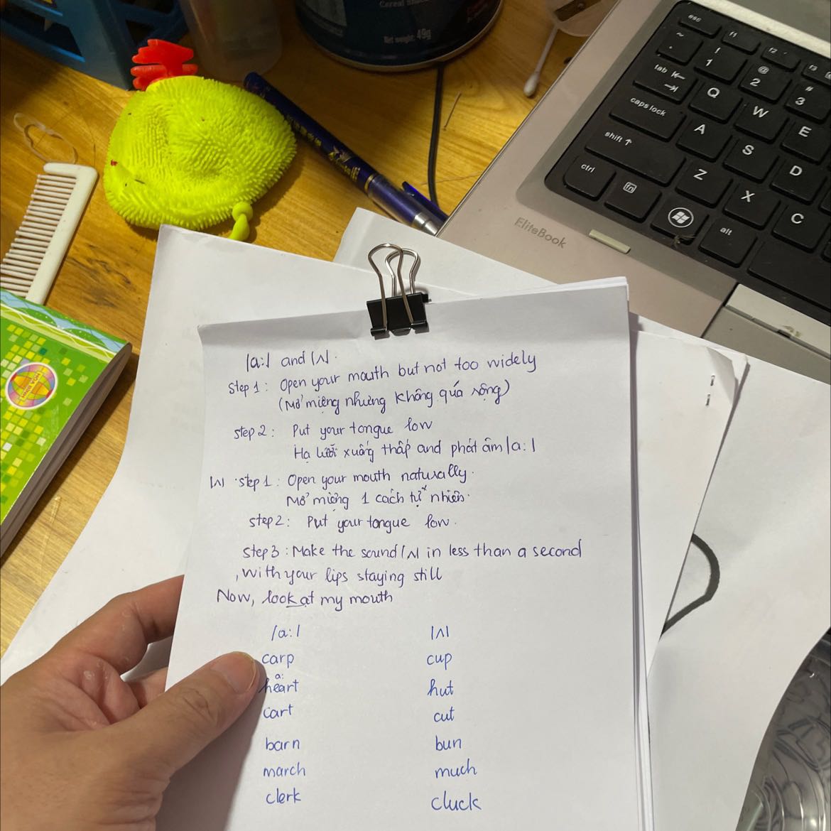 Giấy cung bi ranh 1 tí, mua rồi thi thôi danh giá 3 sao vây, *** ban ơ xa thi nên mua giấy ở quán cho nhanh thấy