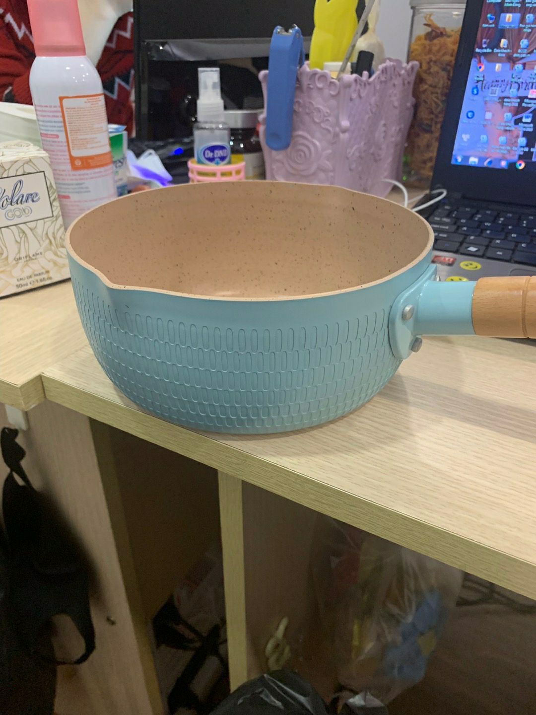 Chảo đẹp lắm nha, dùng rất thích luôn. nhận hàng cái về mình *** luôn, chống dính tốt, giá cả hợp lý. giao nhanh, đuang mẫu cho shop 5 ⭐