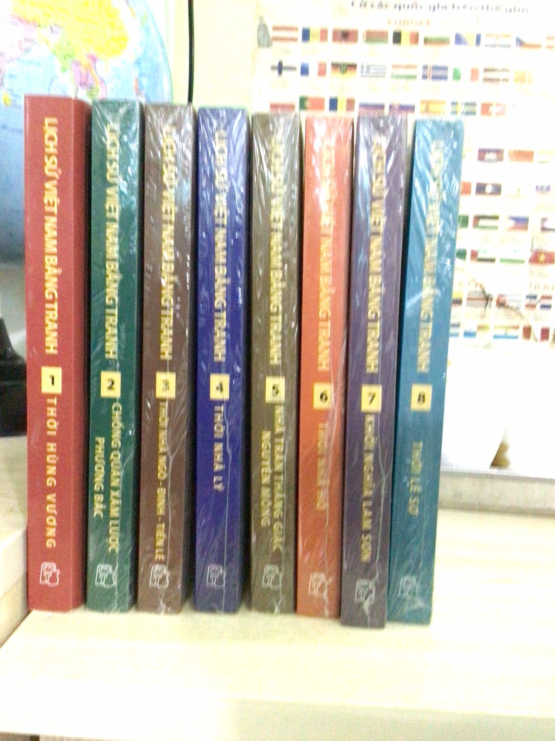 Giá sale hôm hội sách rẻ. Bé lớp 1 rất thich.