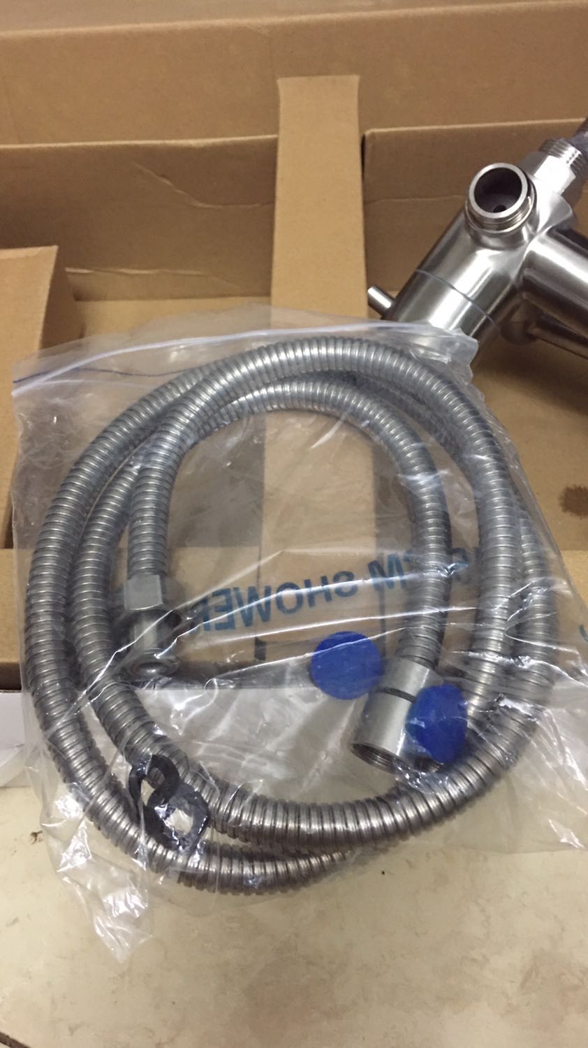 Sản phẩm giao nhanh hơn dự kiến
Sản phẩm rất đẹp ưng ý.
Nên có thêm hình ảnh và cách lắp 
Sẽ mua thêm 1 bộ nữa cho tầng khác