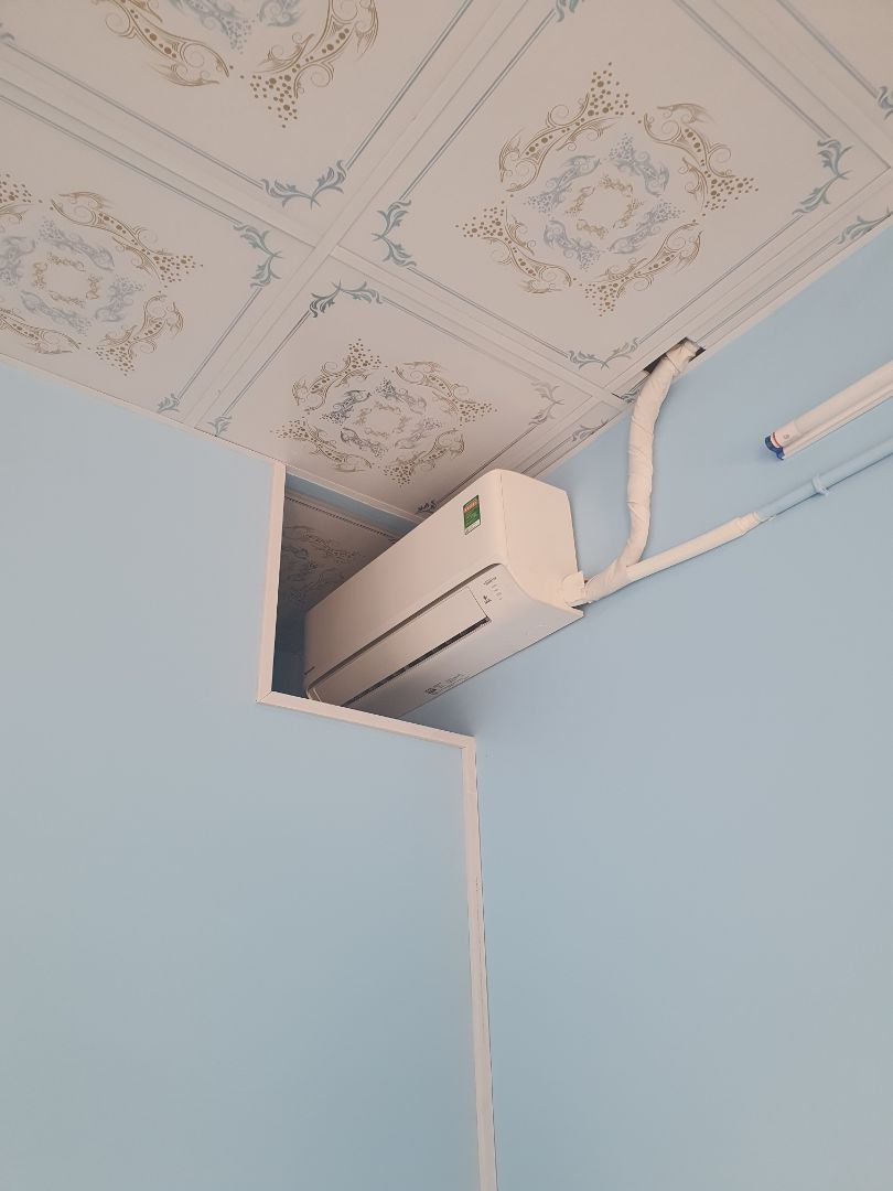 Máy lạnh xài tốt, mình 2 phòng nhỏ lắp 1 cái là dư sức lạnh luôn. Hàng mới tinh, sử dụng được mấy ngày thấy xài êm và ổn nha